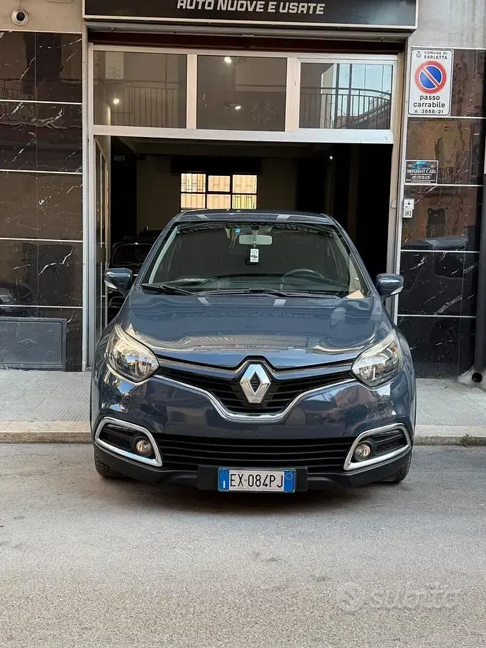 Usata Renault Captur 90 CV (66 kW) 2014 Grigio SUV