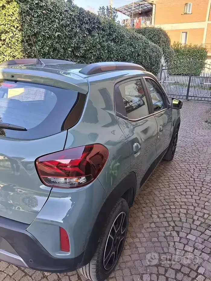 Usata Dacia Spring 19 kW (26 CV) 2024 Verde Utilitaria