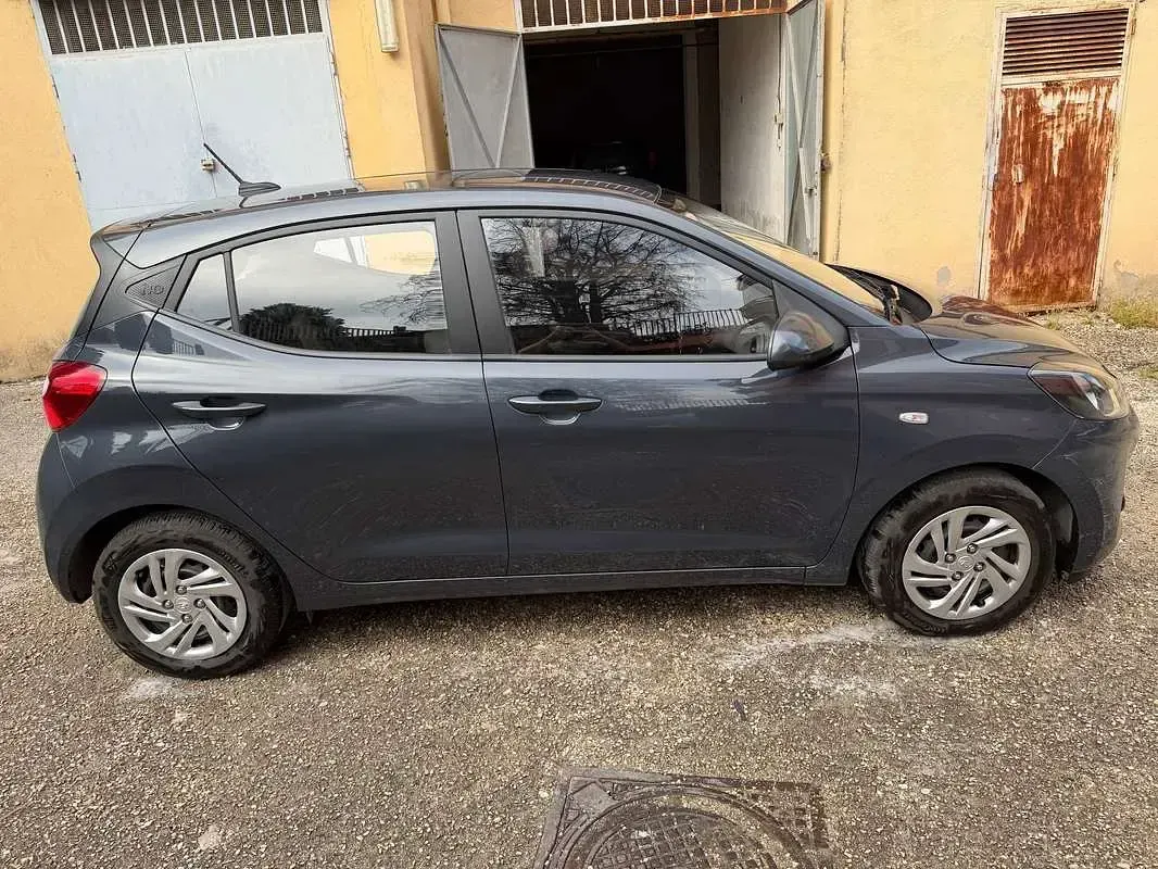 Usata Hyundai i10 Advanced 67 CV (49 kW) 2023 Blu/azzurro Utilitaria