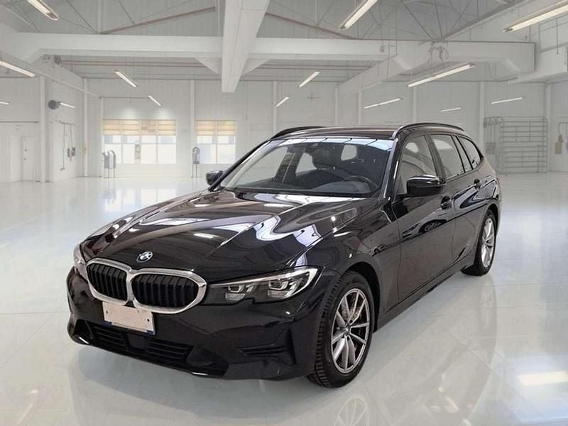 Nero Usata 2021 BMW 318 Advantage Station wagon | 20.200 € (Super prezzo) - Immagine 1/4