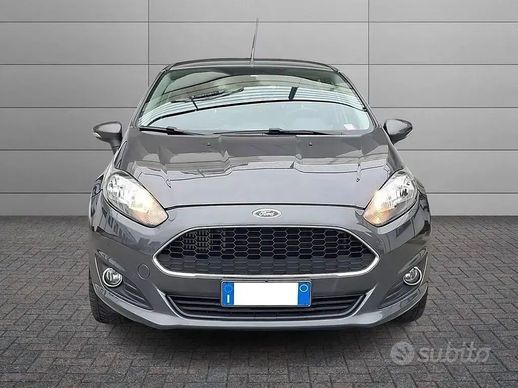 Usado Ford Fiesta Business Edition 75 HP (55 kW) 2017 Cinzento Citadino