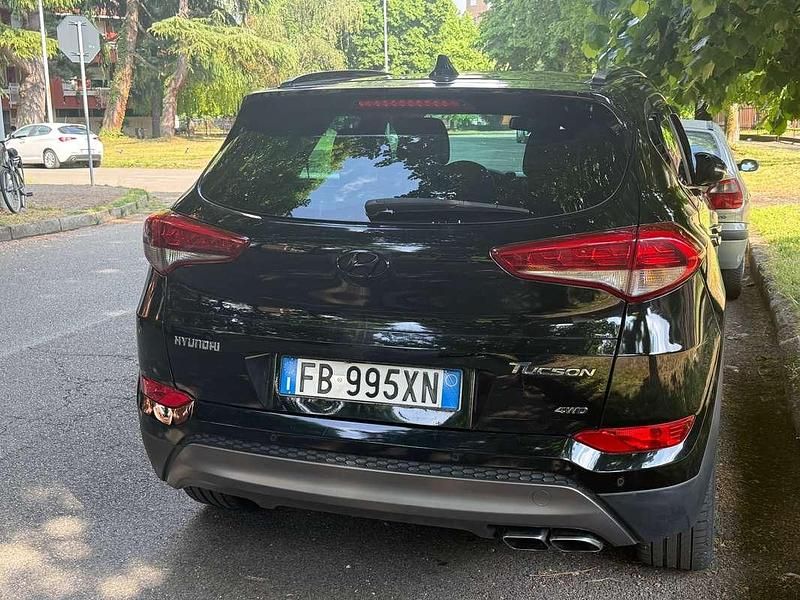 Usata Hyundai Tucson Xpossible 136 CV (100 kW) 2015 Nero SUV