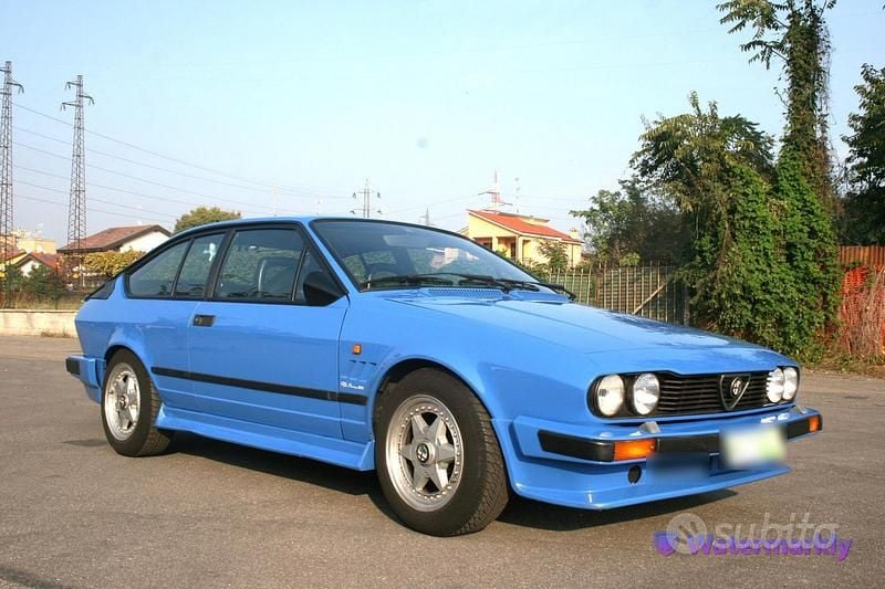 Usata Alfa Romeo GTV 131 CV (96 kW) 1983 Blu/azzurro Coupé