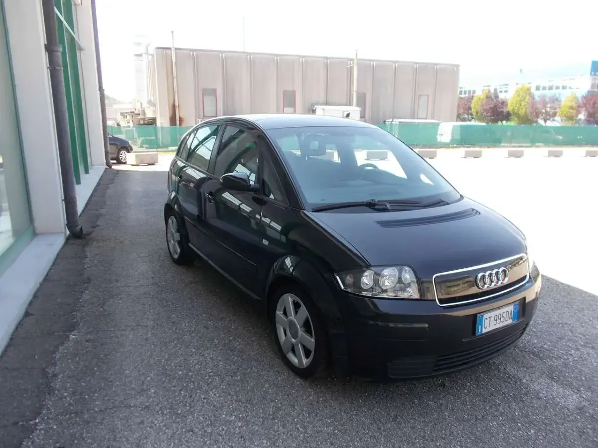Usata Audi A2 75 CV (55 kW) 2001 Nero Utilitaria
