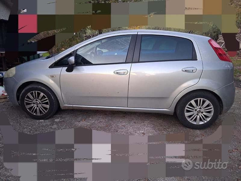 Usata Fiat Grande Punto 75 CV (55 kW) 2009 Grigio Utilitaria