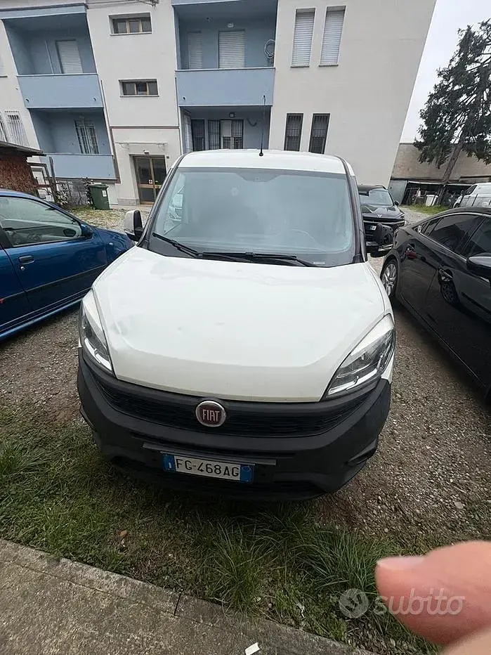 Usata Fiat Doblò 120 CV (88 kW) 2016 Bianco Monovolume