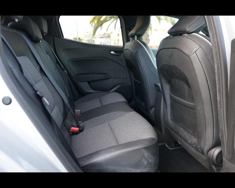 Usata Renault Clio V Intens 100 CV (73 kW) 2022 Grigio Utilitaria