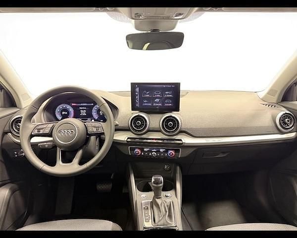 Nuova Audi Q2 S-Line 150 CV (110 kW) 2025 Blu ascari metallizzato SUV