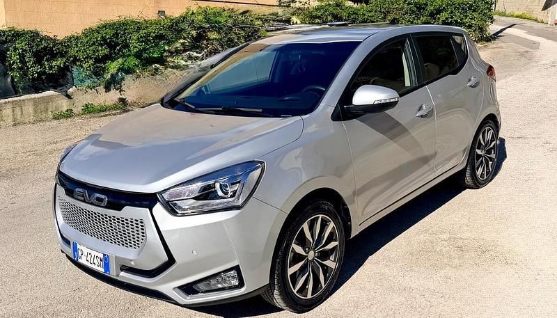 Usata EVO Evo 3 107 CV (78 kW) 2023 Argento SUV