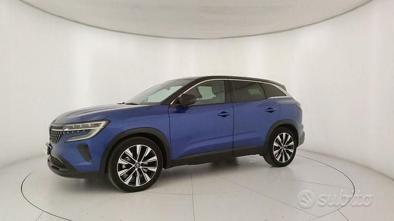Usata Renault Austral Techno 200 CV (147 kW) 2023 Blu SUV
