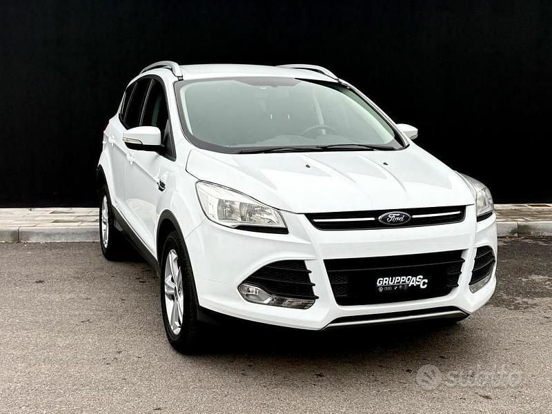 Usata Ford Kuga Titanium 140 CV (102 kW) 2013 Bianco SUV