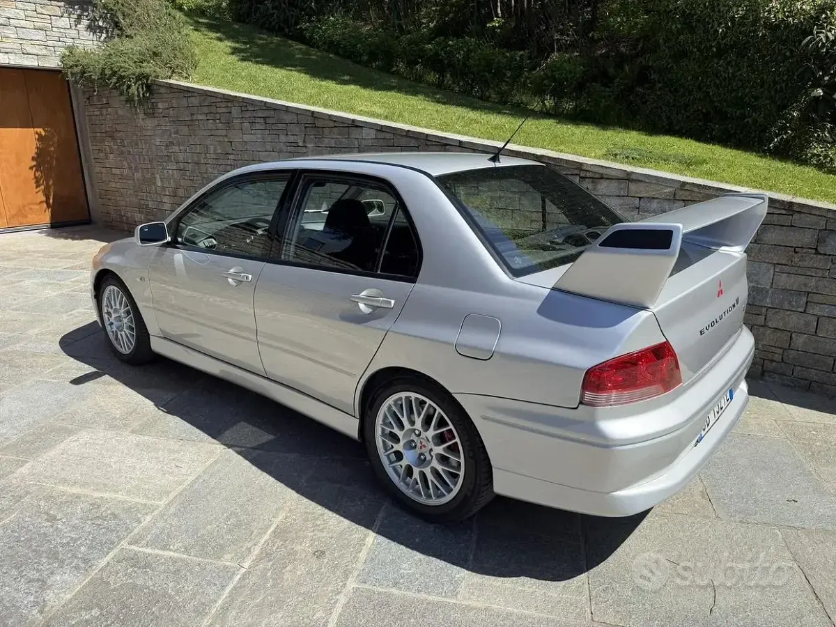 Usata Mitsubishi Lancer 280 CV (205 kW) 2002 Grigio Berlina