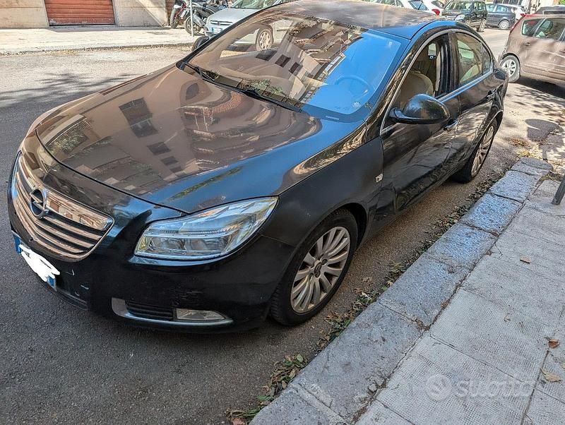 Nero Usata 2012 Opel Insignia Business Tre volumi | 4000 € (Buon prezzo) - Immagine 1/4