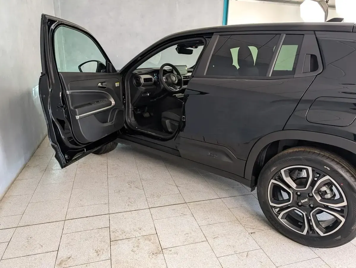 Nuova Jeep Avenger Summit 110 CV (80 kW) 2026 Nero SUV