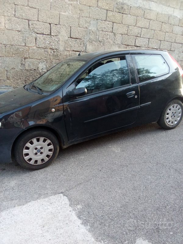 Usata Fiat Punto 75 CV (55 kW) 2007 Nero Utilitaria
