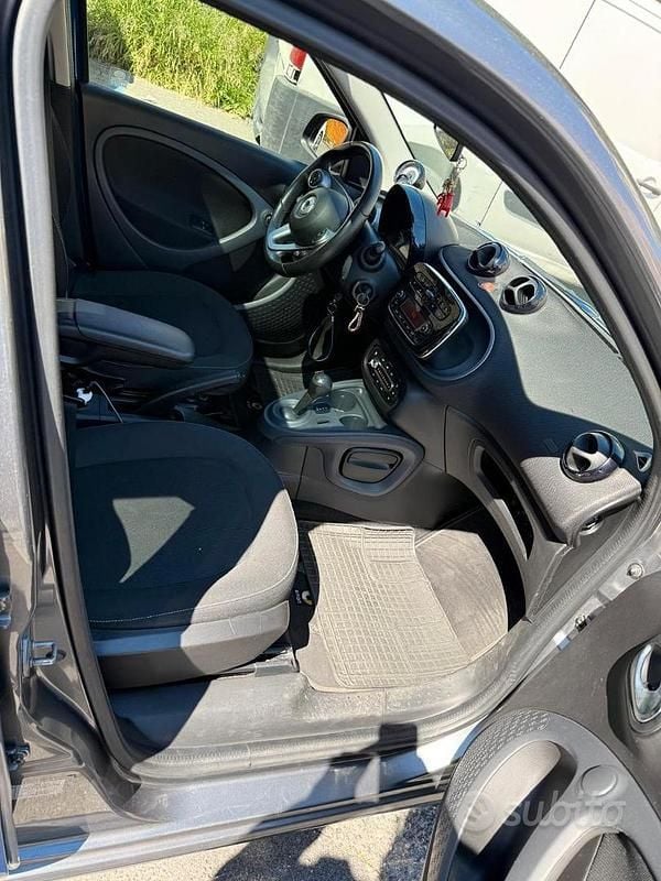 Usata Smart ForFour 2017 Utilitaria