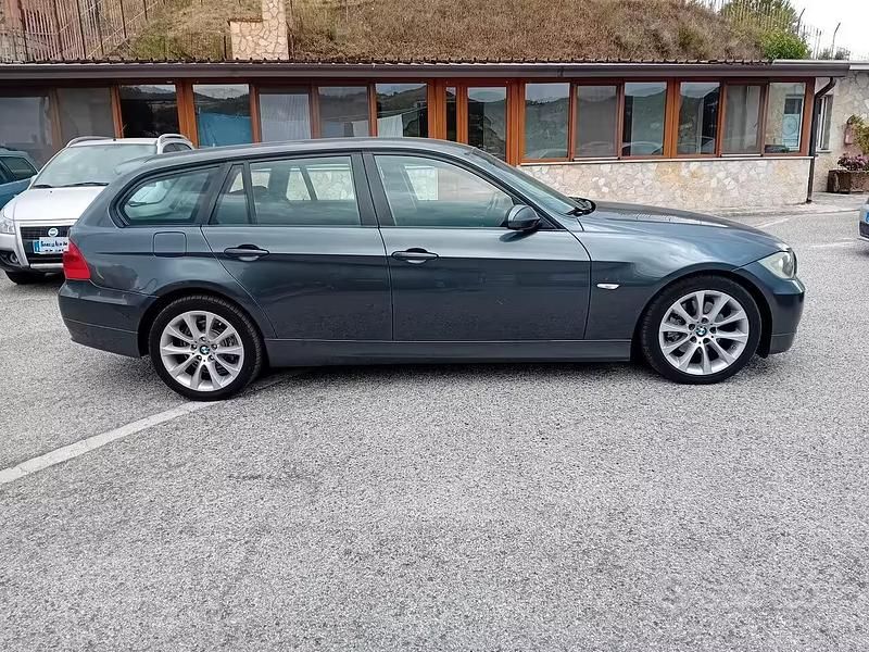 Usata BMW 320 177 CV (130 kW) 2008 Grigio Station wagon