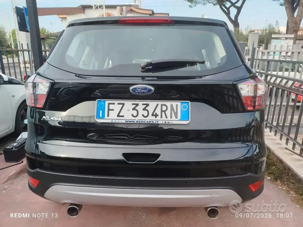 Usata Ford Kuga 120 CV (88 kW) 2020 Nero SUV