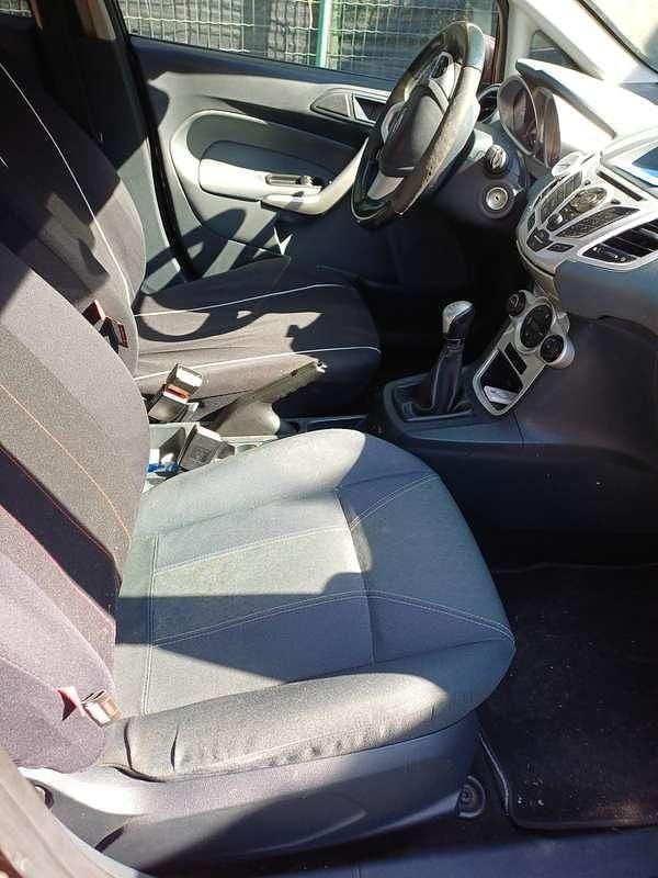 Usata Ford Fiesta Titanium 97 CV (71 kW) 2010 Utilitaria
