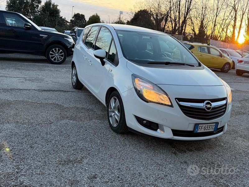 Usata Opel Meriva Cosmo 120 CV (88 kW) 2016 Bianco Monovolume