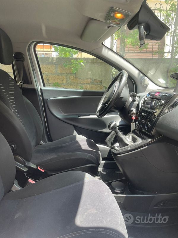 Usata Lancia Ypsilon 2012 Grigio Utilitaria