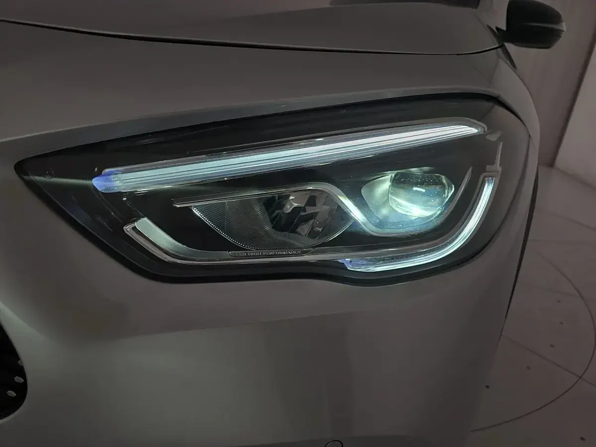 Usata Mercedes GLA250 Premium 160 CV (117 kW) 2022 Argento iridio SUV