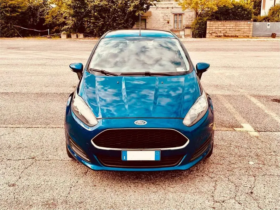 Usata Ford Fiesta 75 CV (55 kW) 2017 Blu/azzurro Utilitaria