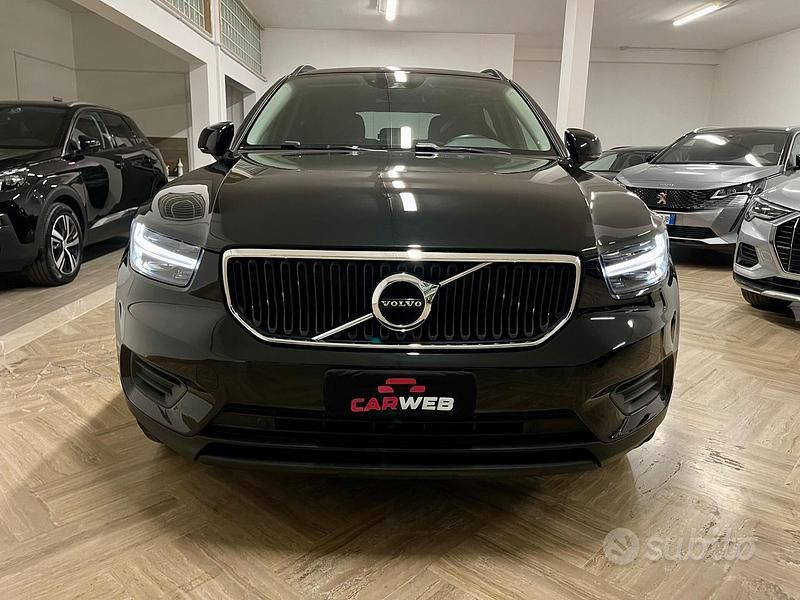 Usata Volvo XC40 Momentum 150 CV (110 kW) 2020 Nero SUV