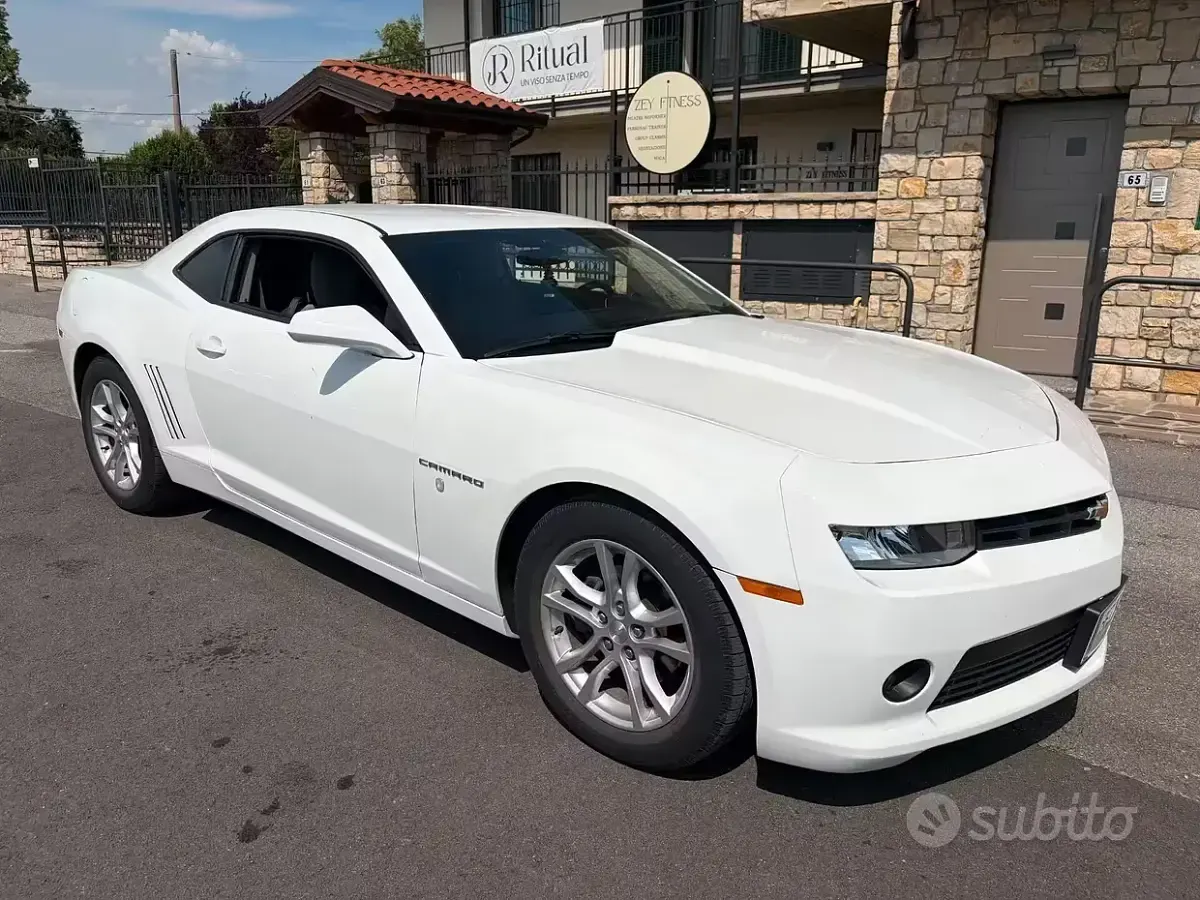 Usata Chevrolet Camaro 328 CV (241 kW) 2015 Bianco Coupé