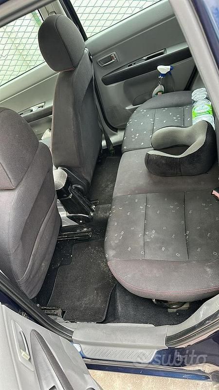 Usata Mazda 2 2002 Blu Monovolume