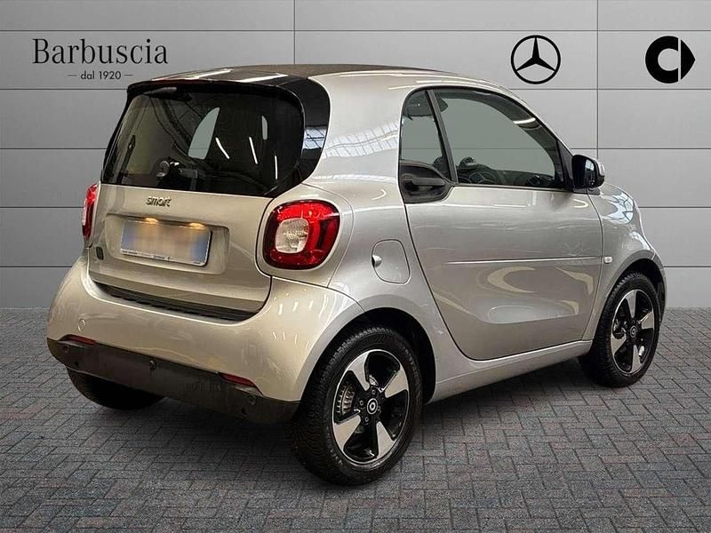 Usata Smart ForTwo Coupé Passion 60 kW (82 CV) 2023 Argento Utilitaria