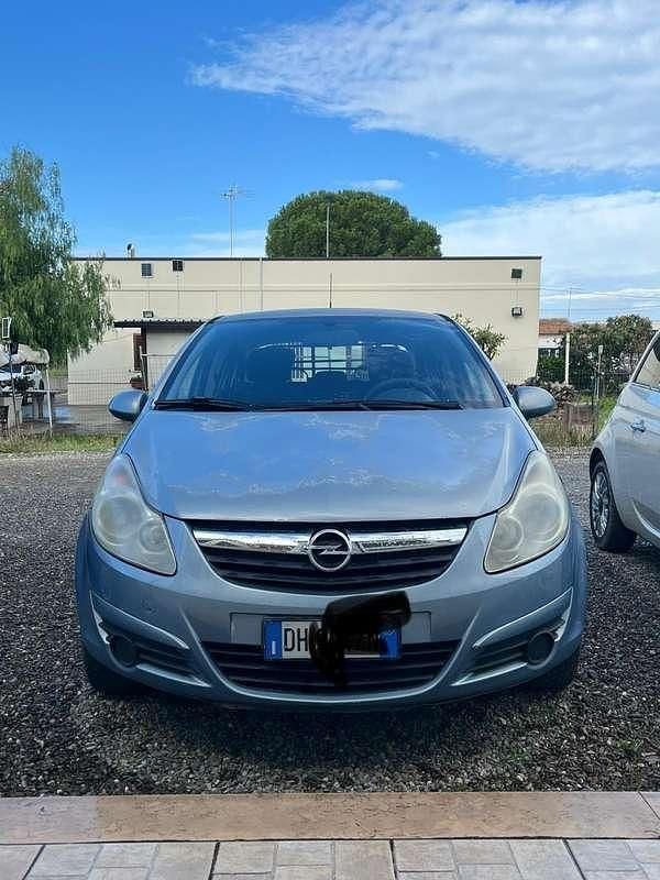 Usata 2007 Opel Corsa Enjoy Tre volumi | 1400 € (Super prezzo) - Immagine 1/4