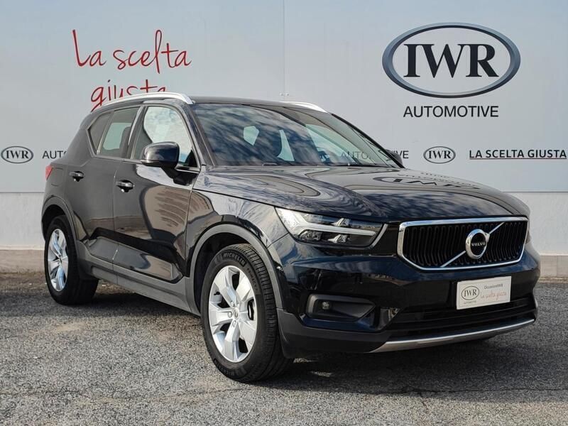 Usata Volvo XC40 Momentum 163 CV (119 kW) 2020 Nero SUV