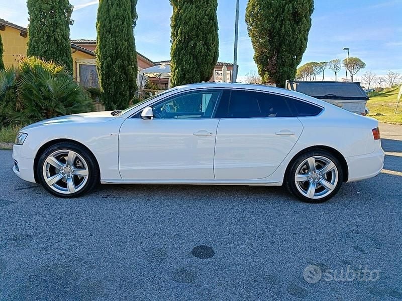 Bianco Usata 2010 Audi A5 Sportback Due volumi | 10.000 € (Buon prezzo) - Immagine 1/4