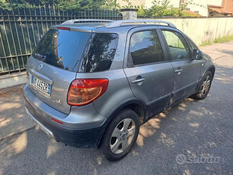Usata Fiat Sedici Dynamic 120 CV (88 kW) 2008 Grigio SUV