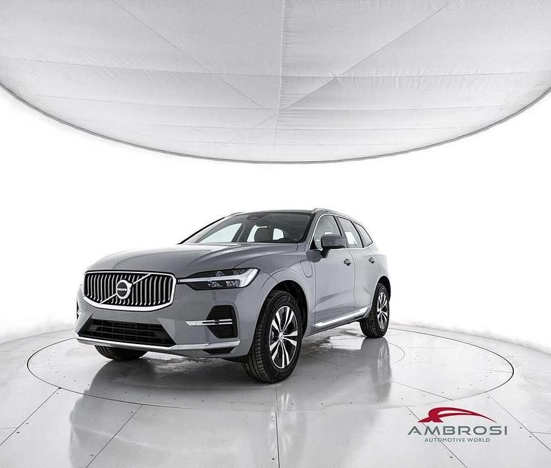 Vapour grey Nuova 2025 Volvo XC60 Core SUV | 49.700 € (Buon prezzo) - Immagine 1/4
