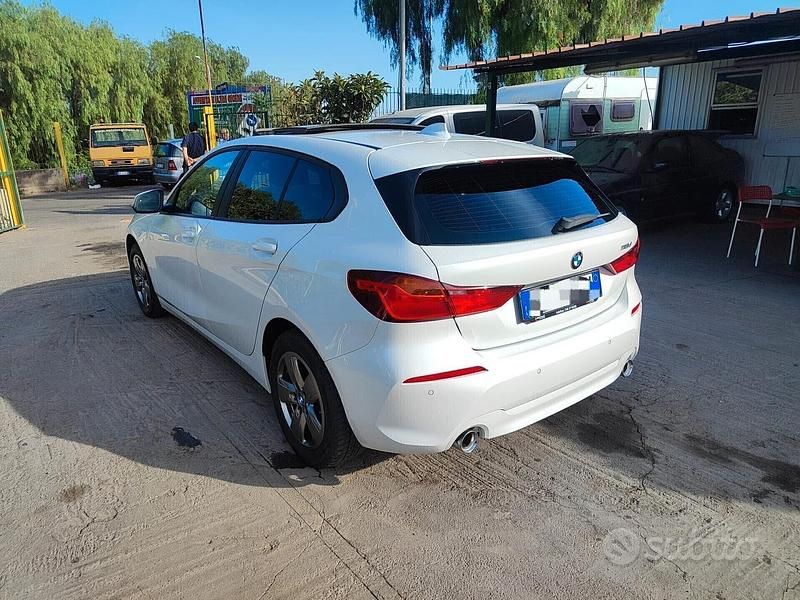 Usata BMW 118 Advantage 190 CV (139 kW) 2021 Bianco Utilitaria