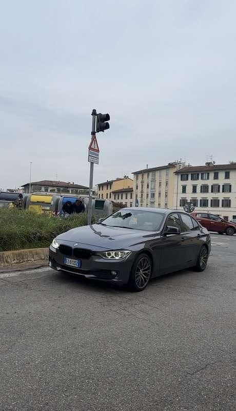 Usata BMW 318 143 CV (105 kW) 2015 Grigio Berlina