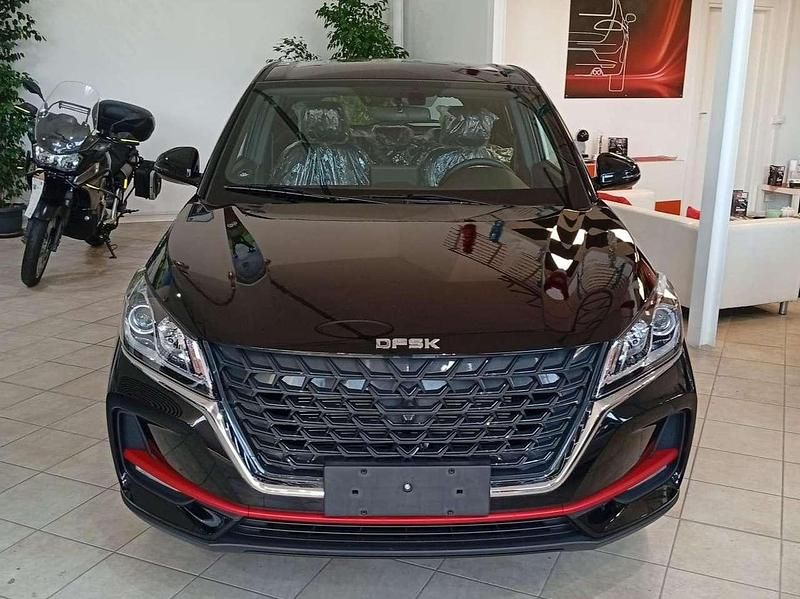 Nuova DFSK Glory 500 106 CV (77 kW) 2025 Nero SUV