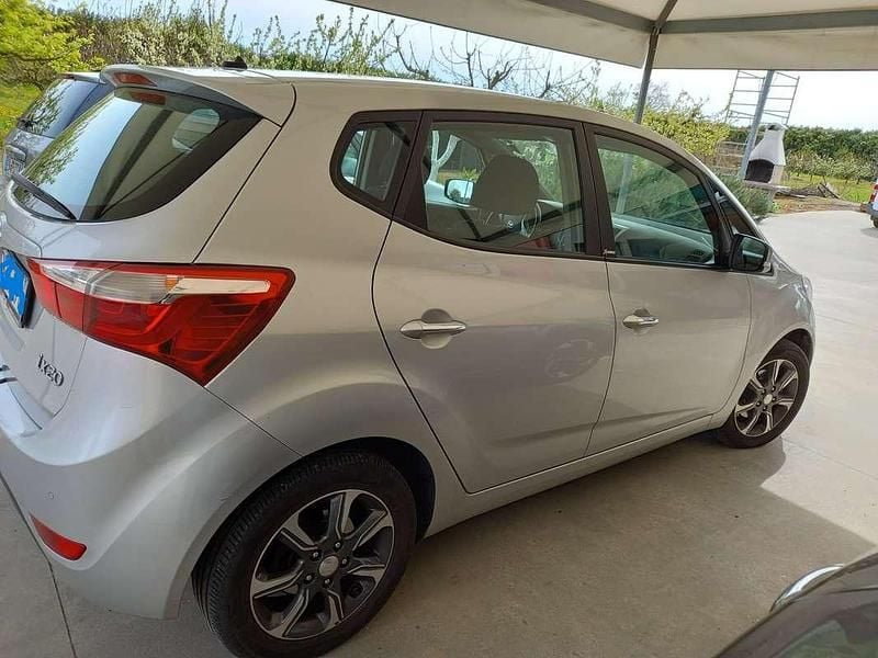 Usata Hyundai i20 Active 90 CV (66 kW) 2017 Argento Utilitaria