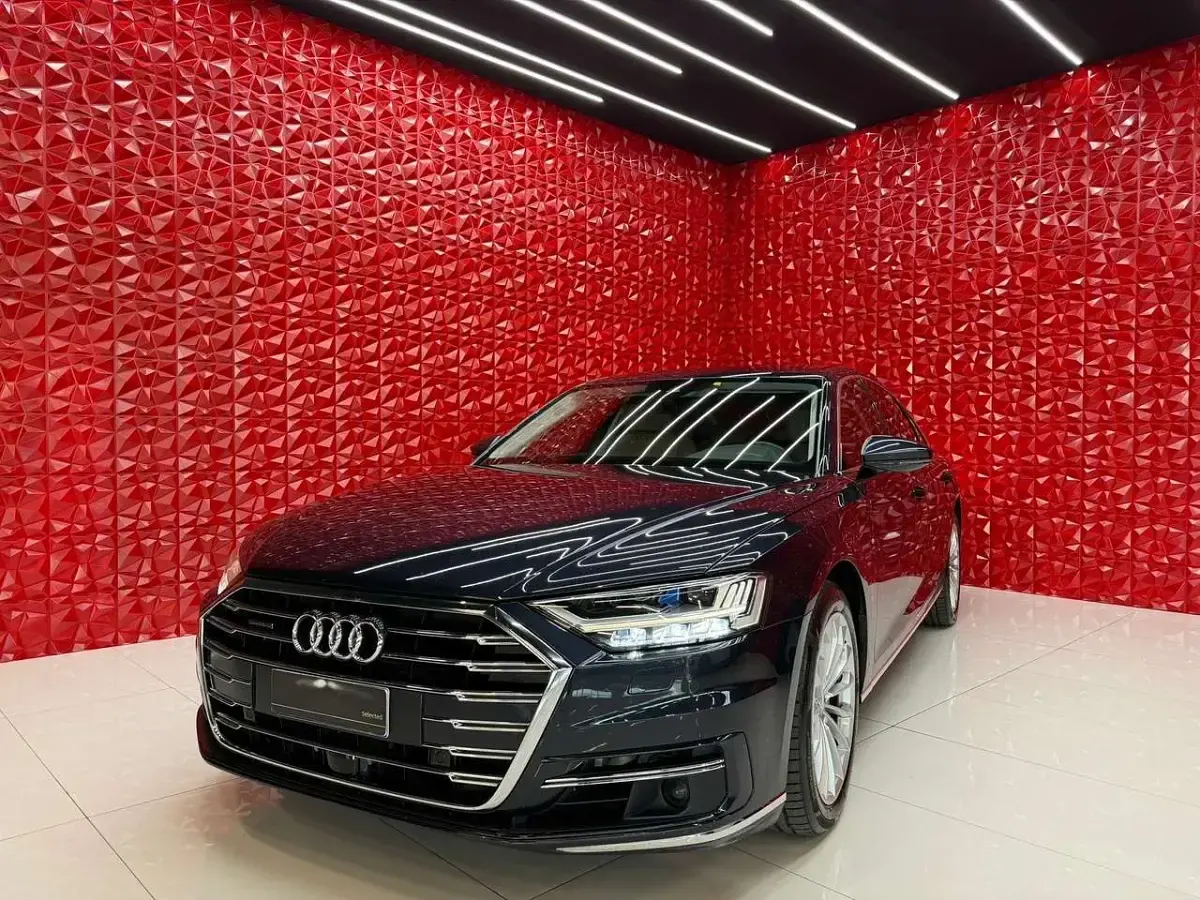 Usata Audi A8 Ambiente 286 CV (210 kW) 2019 Blu/azzurro Berlina