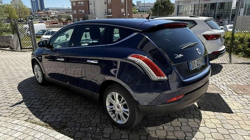 Usata Lancia Delta 120 CV (88 kW) 2009 Blu/azzurro Utilitaria
