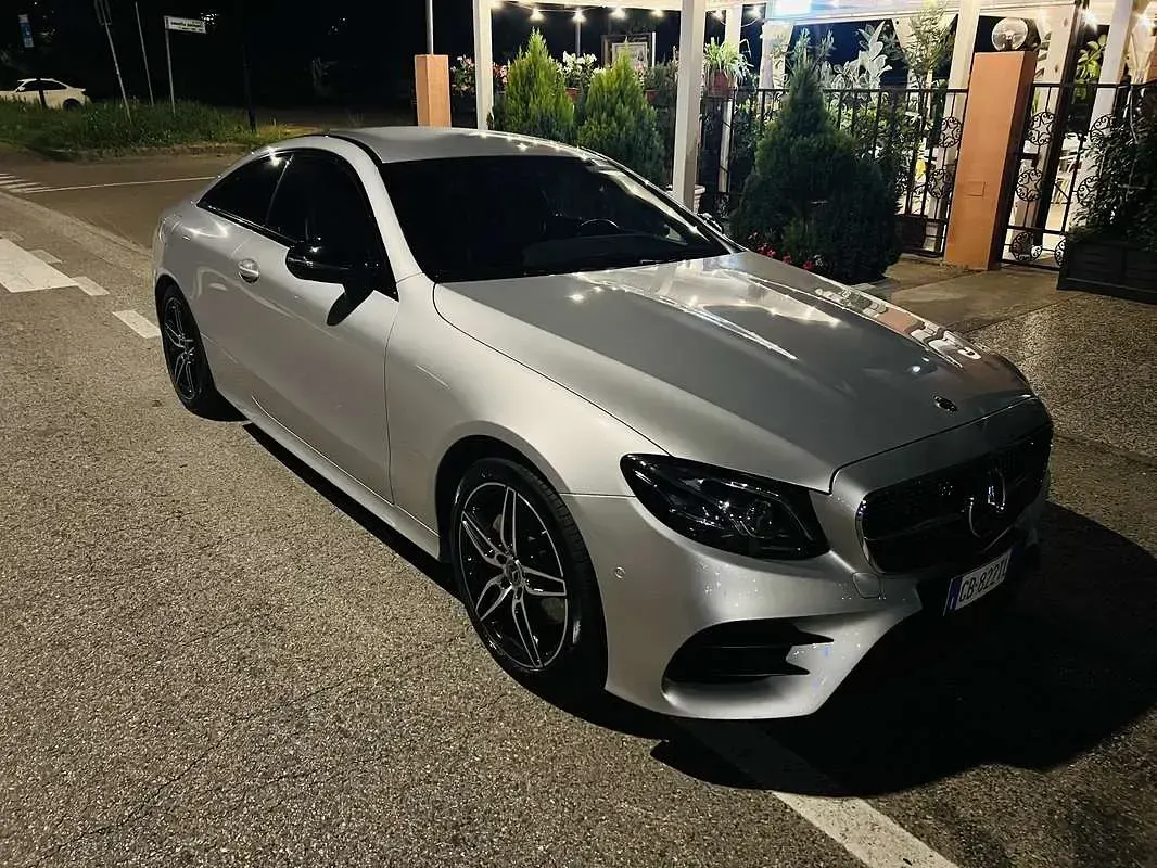 Usata Mercedes E220 Premium 194 CV (142 kW) 2020 Coupé