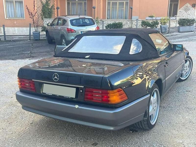 Begagnad Mercedes SL300 231 HK (169 kW) 1991 Svart Cab