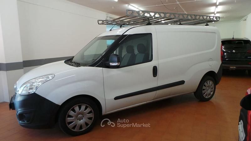 Usata Opel Combo 105 CV (77 kW) 2016 Bianco Monovolume