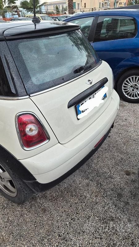 Begagnad Mini ONE 75 HK (55 kW) 2010 Vit Halvkombi