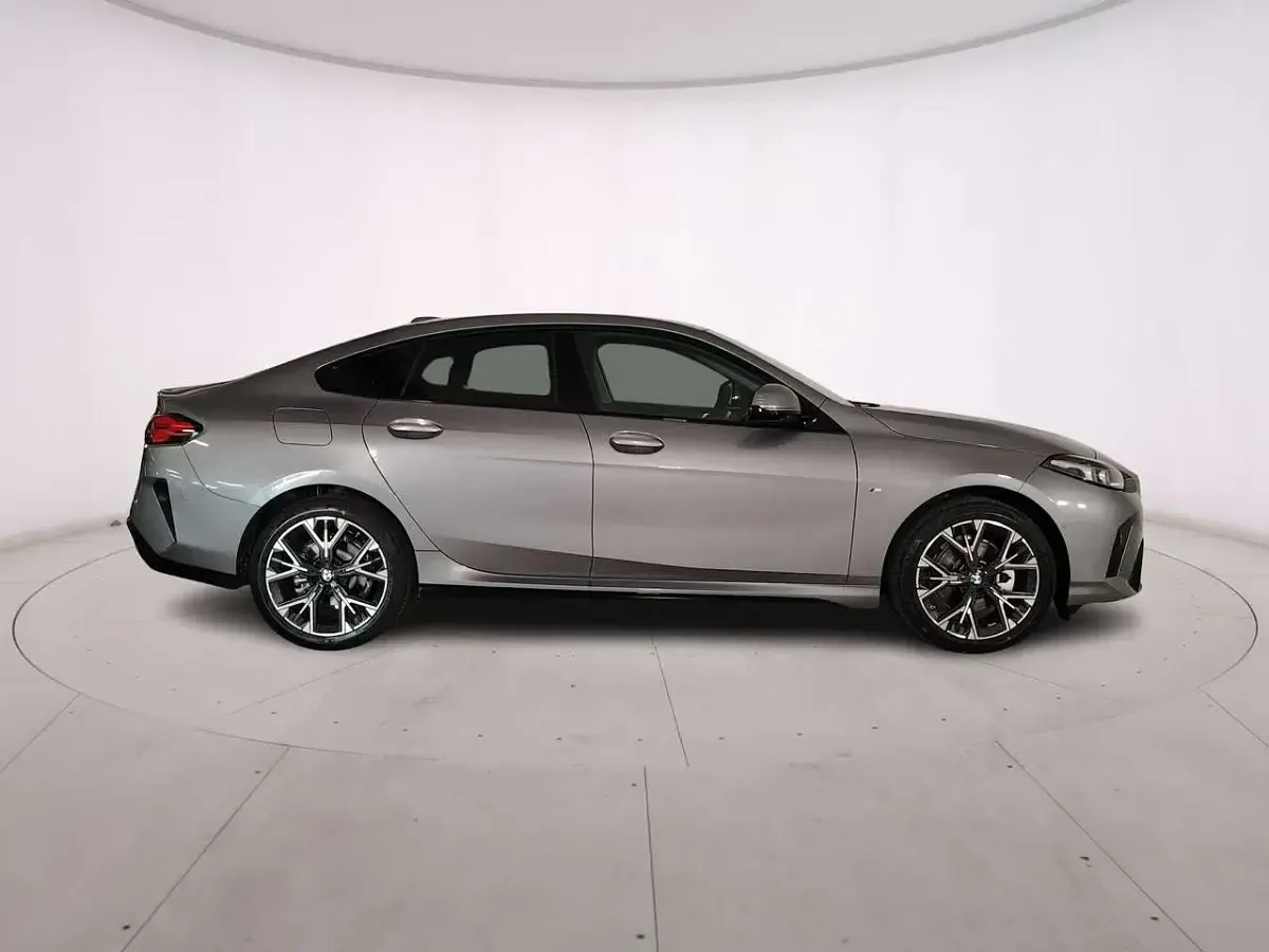 Nuova BMW 218 M Sport 150 CV (110 kW) 2026 Skyscraper grey Coupé