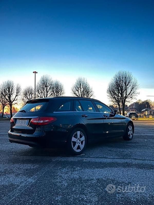 Usata Mercedes C180 116 CV (85 kW) 2016 Nero Station wagon
