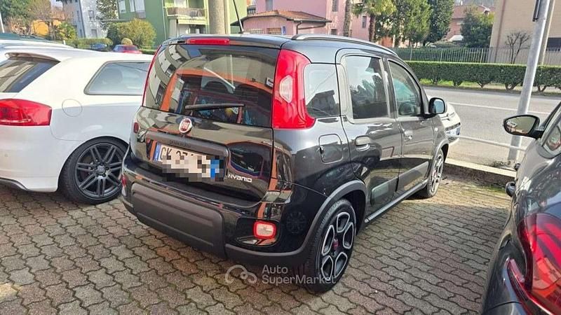 Usata Fiat Panda Cross Cross 69 CV (50 kW) 2022 Nero Utilitaria