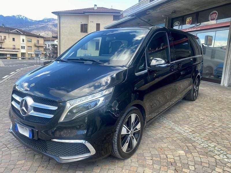 Usata Mercedes V250 Premium 190 CV (139 kW) 2022 Nero Monovolume